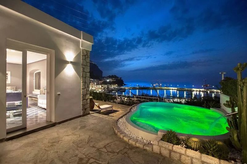 SUNSET ON THE OCEAN - JACUZZI INFINITY POOL - 10 MINUTES TO THE PIAZZETTA