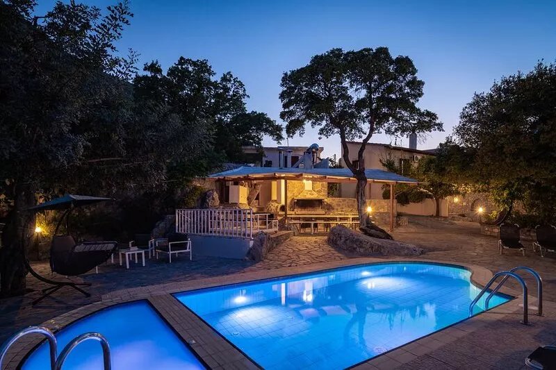 Kefali Villa, Ecotourism, totally private, 800 m2 outdoor area, pool & whirlpool