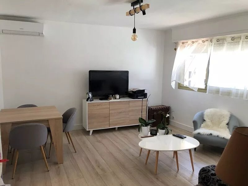 2-room apartment for 4 people close to Moure Rouge beach.