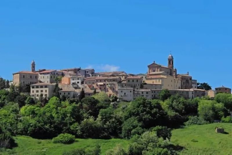 Sensational views, hilltop villa, private, spacious yet 300m to charming village