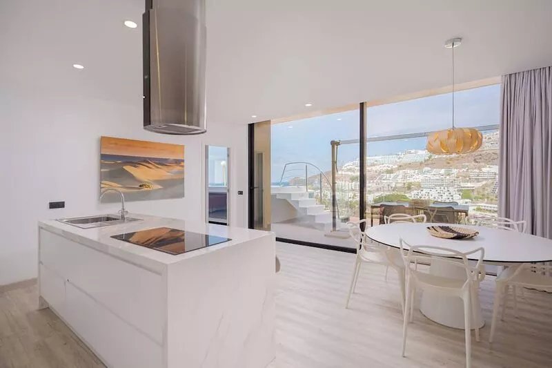 Luxury apartment with terrace, private swimming pool and views