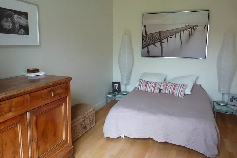 Parental suite with private bathroom in a house near the center