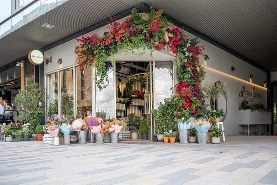 Moyses Stevens Flower School