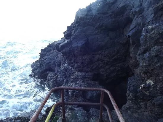 Blackcave Tunnel and Devils Churn