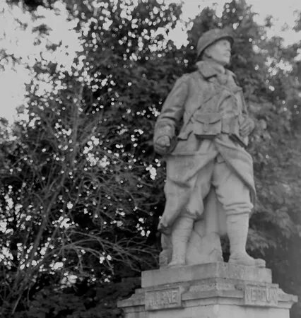 Monument Aux Morts De Dieulefit
