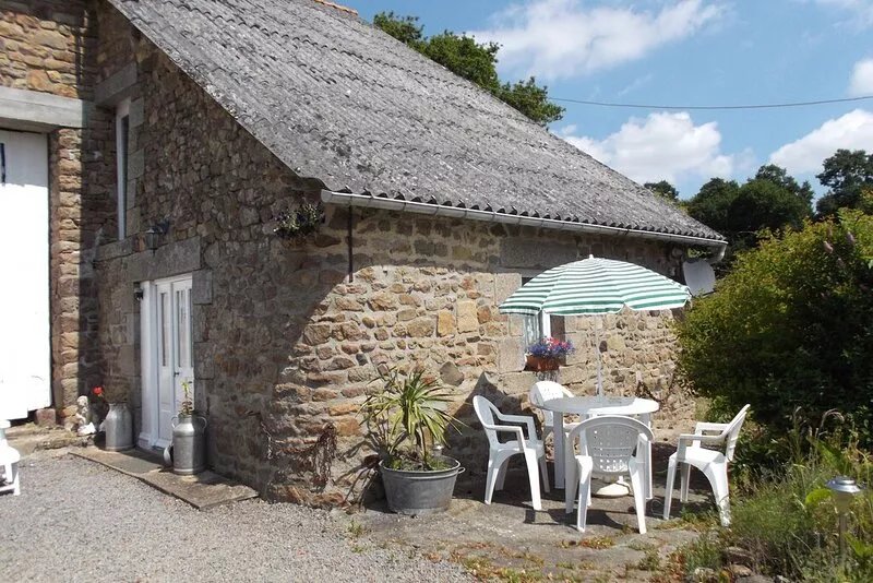 Rural Rustic Country Cottage near Le Mont St Michel, Dinan, Cancale and St Malo