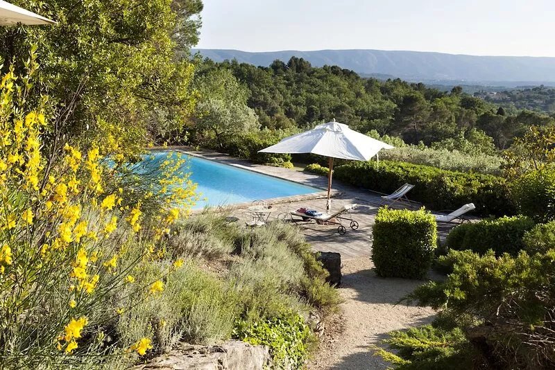 Lovely quite house in Provence/Luberon with large pool, views and gardens
