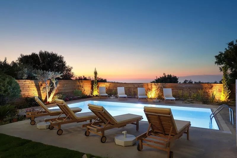 Spacious Villa With Full Privacy Next to the City & the Sandy Beach of Rethymno!