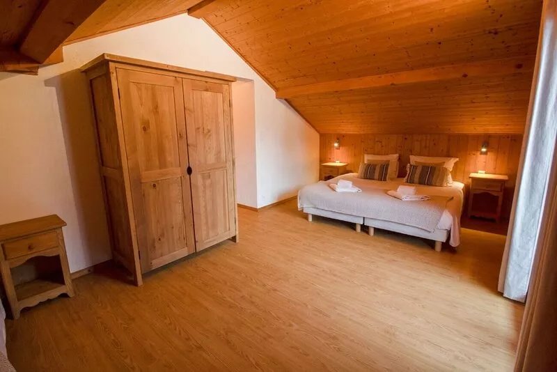 Spacious & Very Central 10 Person Chalet - 40m from Pleney Lift