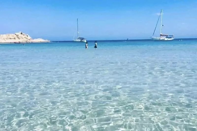 2 mins from a beautiful beach rental 4 Pers