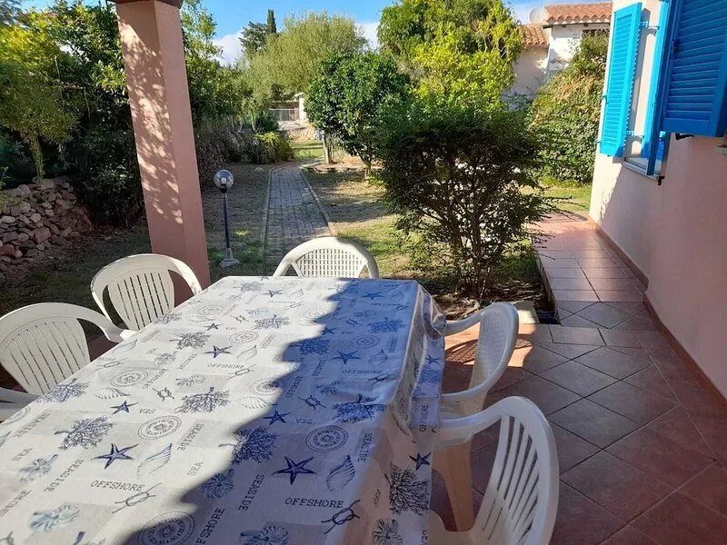 San Teodoro: house / villa - San TeodoroHouse with garden