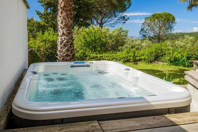 Loft 50m² au calme avec vue splendide piscine