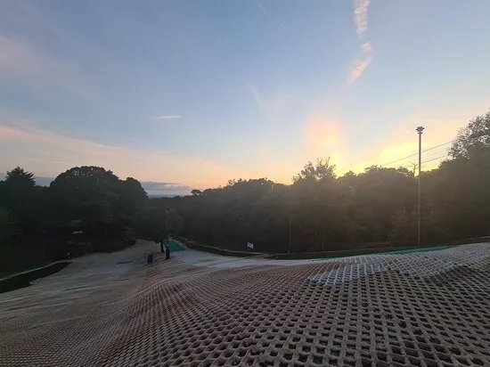 Brentwood Park Ski & Snowboard Centre