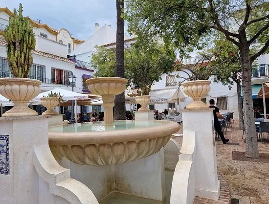 Plaza De La Tribuna Fountain