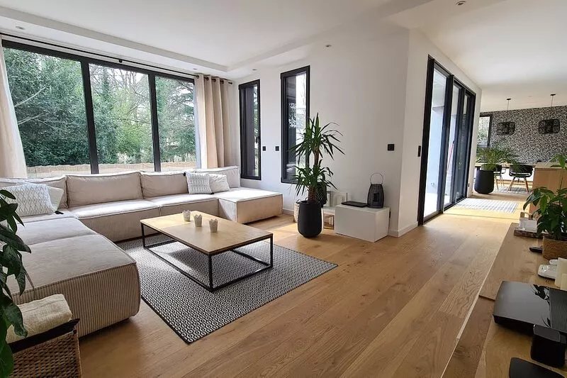 Bright contemporary house in Brittany