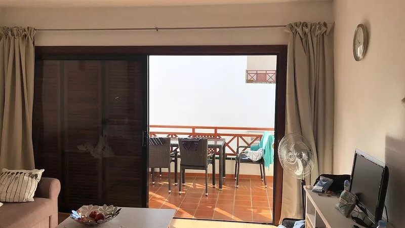 Los Cristianos, 1 bedroom apartment, 2-4 people, swimming pool, 300 m from the