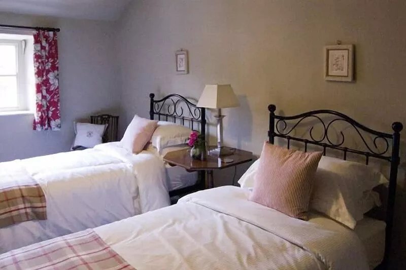 TOWN HEAD FARM, family friendly, luxury holiday cottage in Malham