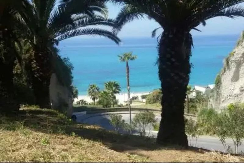 "MOTTOLA APARTMENT" GROUND FLOOR VILLA WITH TERRACE AT 200 MT FROM THE SEA