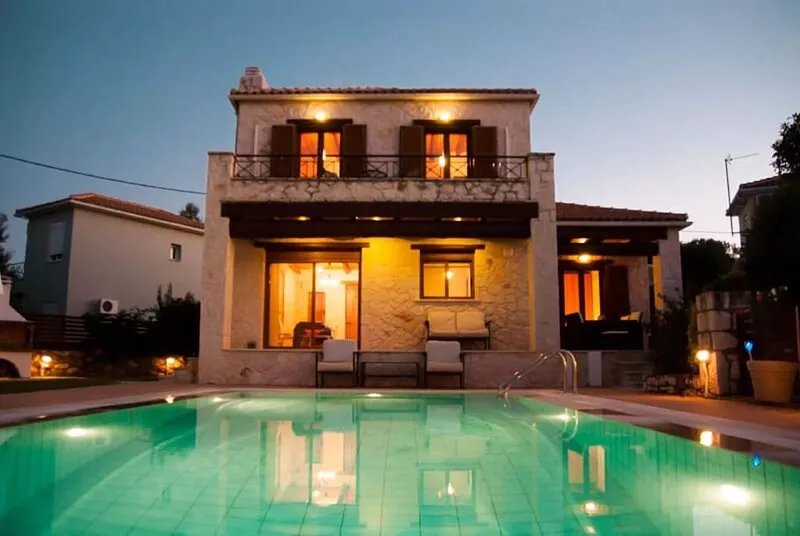 Luxury villa - 3 bedrooms, 3 bathrooms, sleeps 6