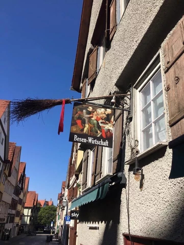 Tubinger Altstadt-Besen