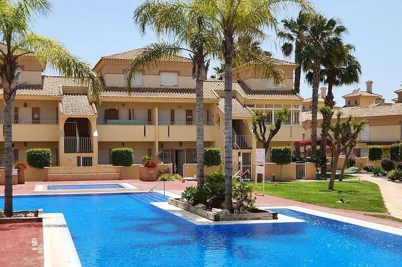 The Hideaway 2 Bed Poolside Groundfloor Bungalow On Albatros Full AC, Fast WiFi