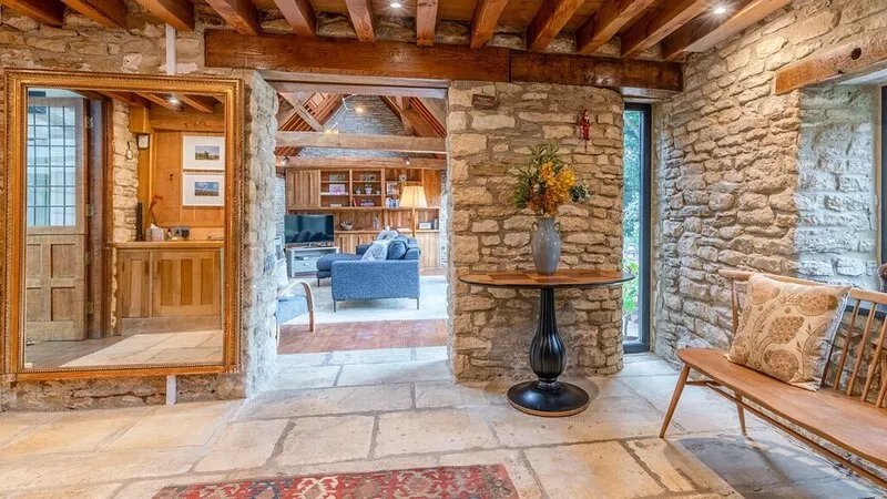 Barns Lee, Eastcourt - sleeps 9 guests in 5 bedrooms