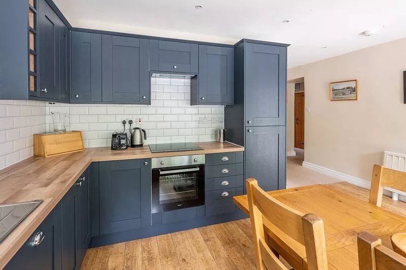 Crabtree - sleeps 4 guests  in 2 bedrooms