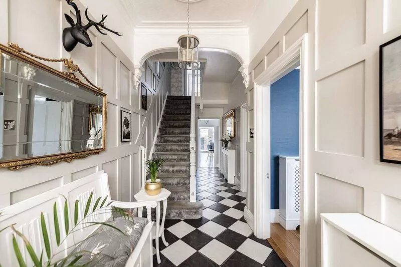 Rossland house - elegant and spacious seaside home