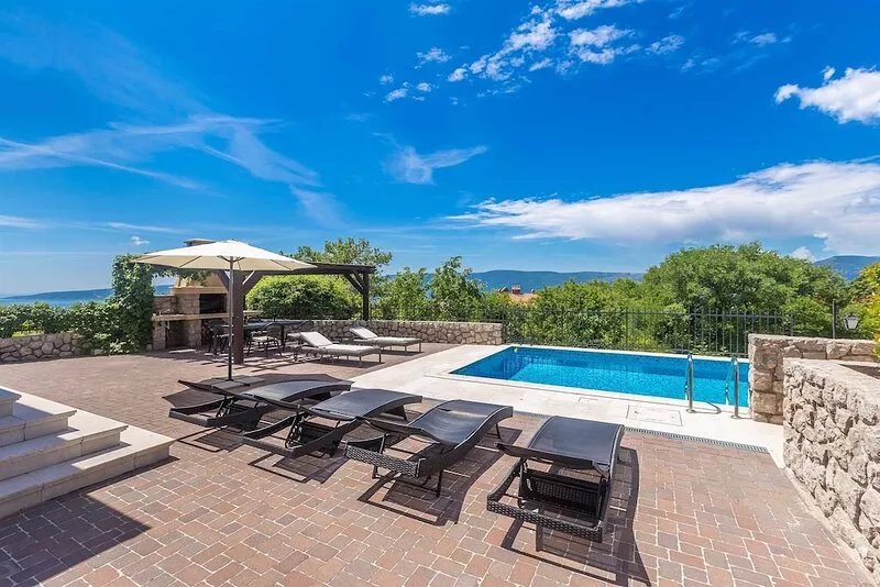 Villa CAVALLO with pool and sea view