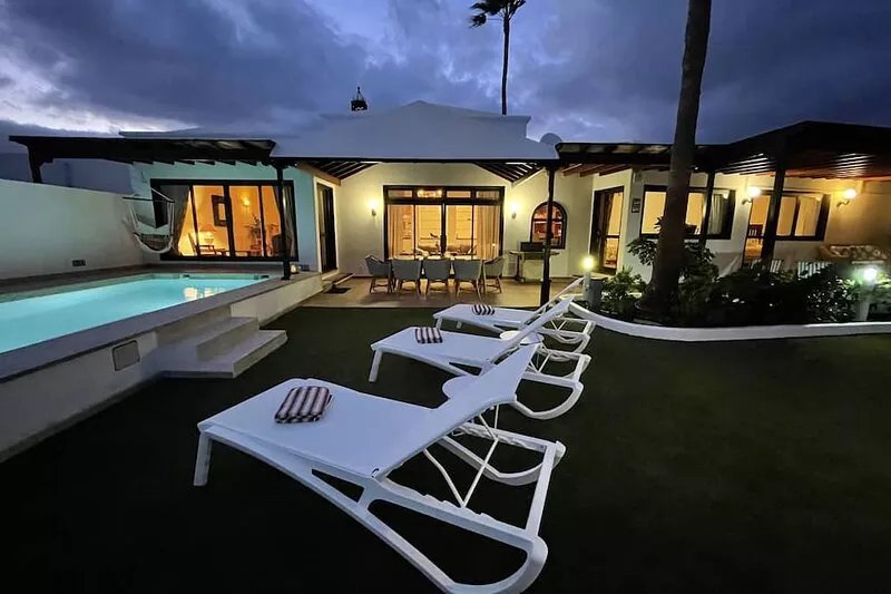 Luxurious Oceanfront Villa with Panorama View and Private Pool