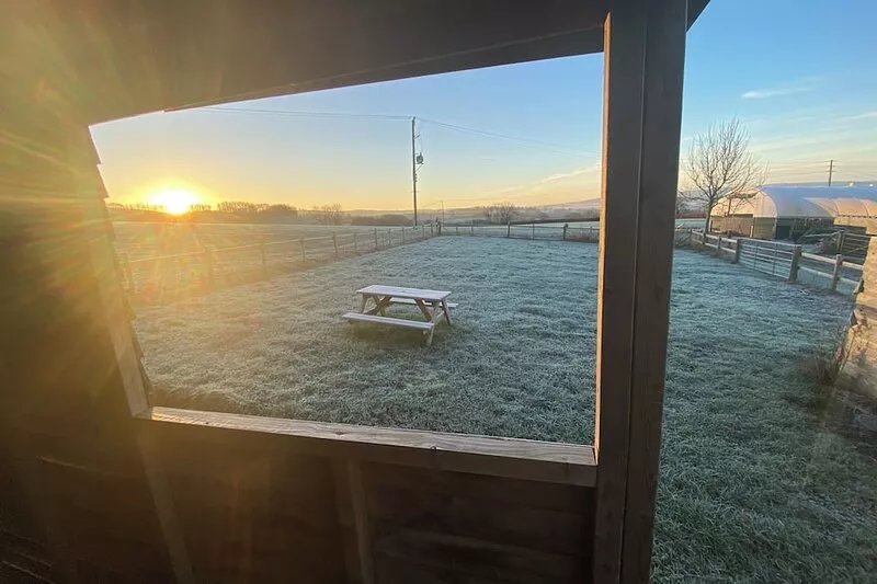 Cosy and rural Lodge at Goldhill Glamping