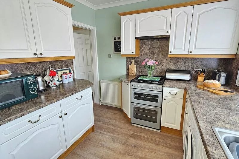 Beckside - Dog friendly house with secure garden and free parking