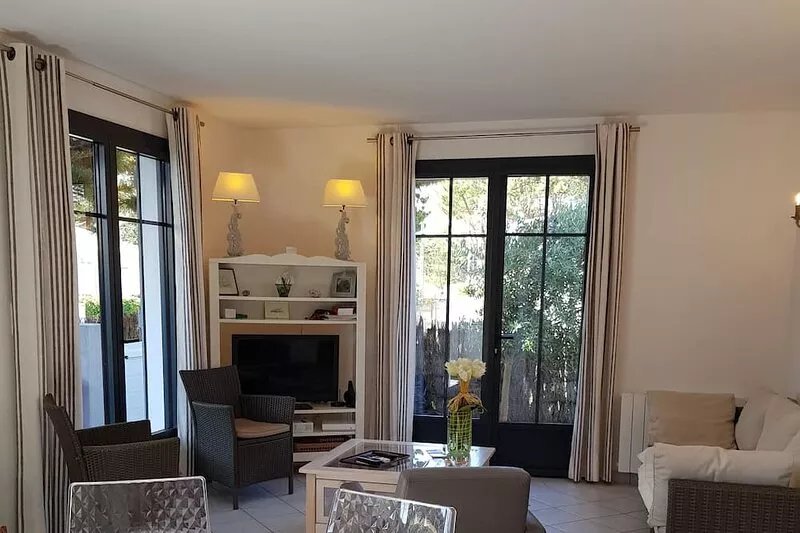 House 300m from the sea to calm, in the pines. Package 2 nights Vendée globe
