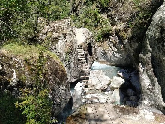 Via Ferrata Des Gorges D'ailefroide