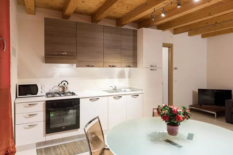 Charming and quiet apartment close to San Zeno Basilica and the Old Town