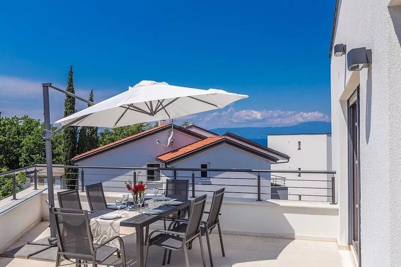 Apartment LAGANINI I near the beach
