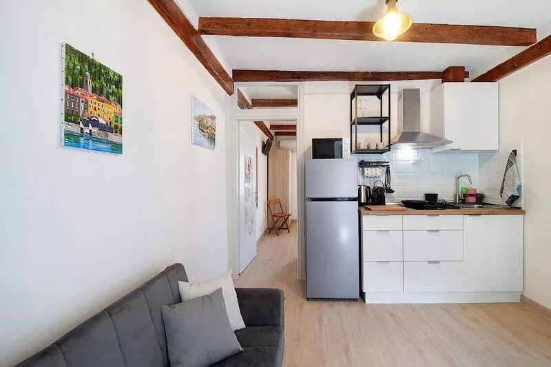 Holiday Apartment "Taronico Heron" with Lake View, Shared Terrace & Wi-Fi