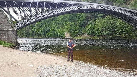 Guvnors Moray Tours & Taxis