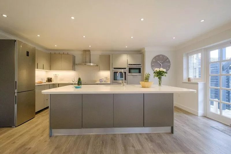 8 Sanctuary  - sleeps 12 guests  in 6 bedrooms