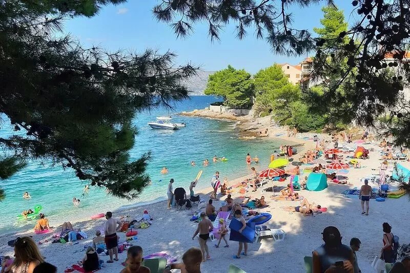 One bedroom apartment with terrace and sea view Postira, Brač (A-2919-a)