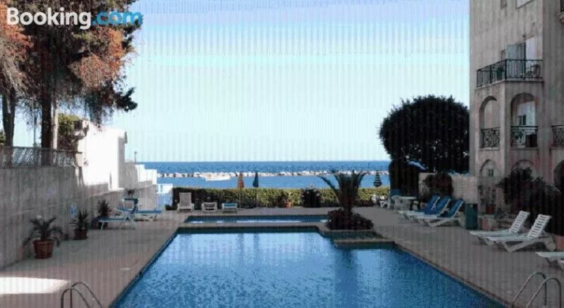 Les Sirenes Apartments