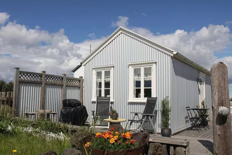 Seaside cottages is a detached, 19th century stone-built cottage which stands