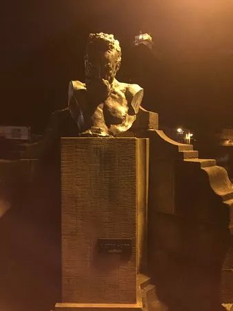 Bronze bust - Victor Hugo