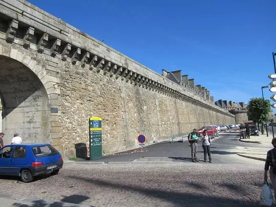 Porte Saint Louis