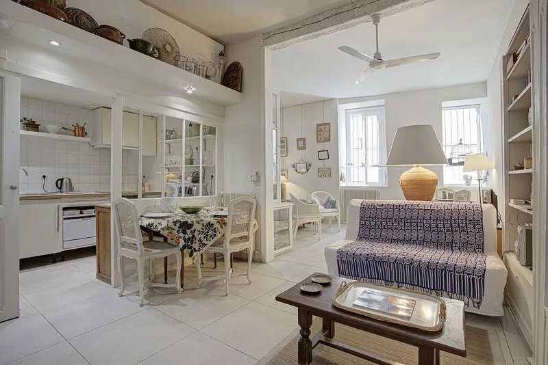 In small private hotel in the city center, 45m2 apartment