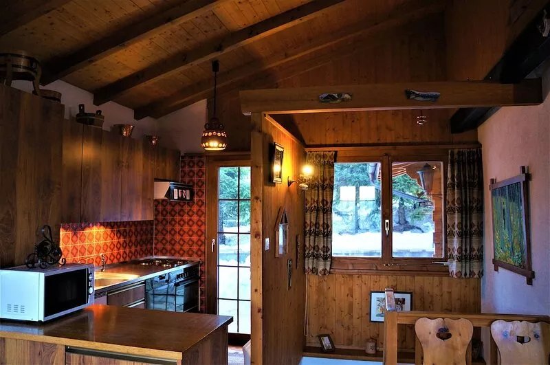 Chalet with free shuttle to the slopes at 20m. Panoramic view Closed garage