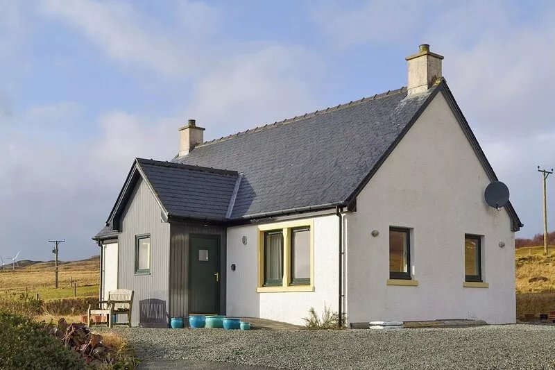 A perfect house for a couple wanting to spend a week or two on Skye.