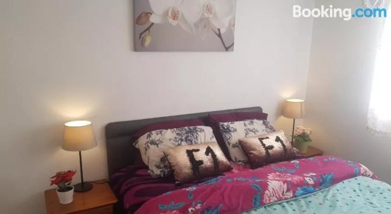Formulae One - F1 Homestay