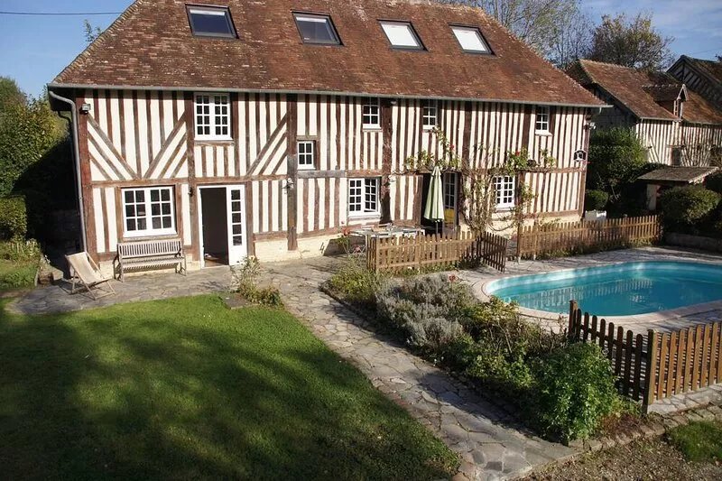 Superb Norman half-timbered house in the heart of the Pays d'Auge