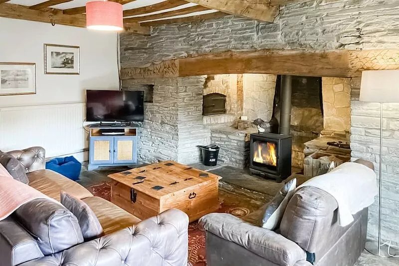 Beautiful farmhouse in the heart of Mid Wales, surrounded by wildlife is the
